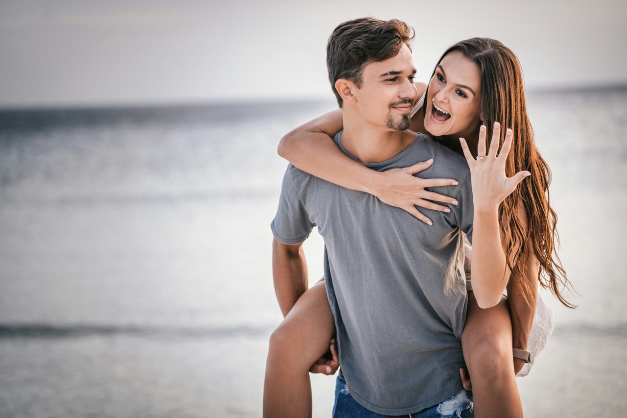 Plenty of Fish dating app lifestyle scene